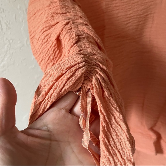 NWT Zara Crinkle V-neck top with cinch sleeves M - Picture 5 of 9